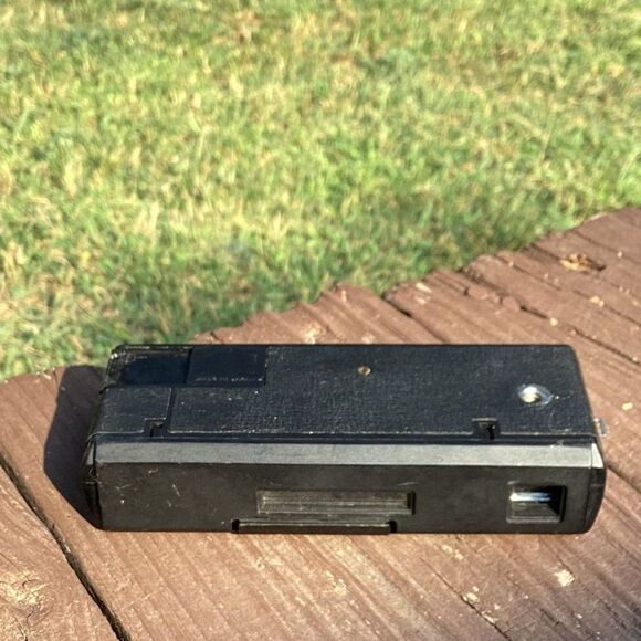 Vintage Argus Pocket Carefree 110 Film Camera Photography Collectible NOT Tested - Picture 2 of 5